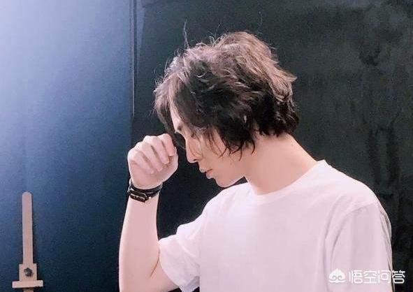 各个游戏的代表主播：王者荣耀张大仙，DNF旭旭宝宝，LOL是谁？