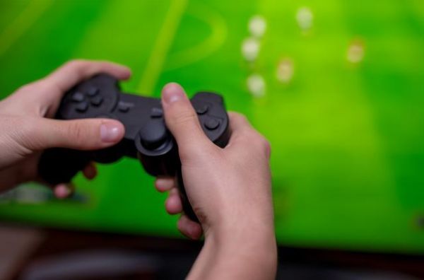 疫情之下,游戏产业规模大增,明年还将继续