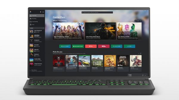 手提電腦顯示 Windows 電腦上的 Xbox 應用程式使用者介面
