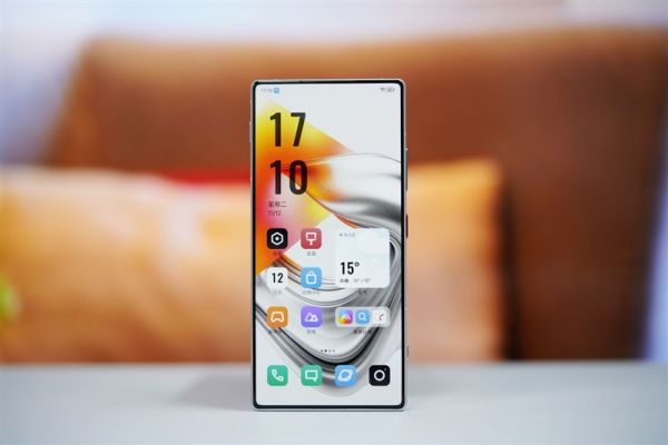 颜值巅峰 极简交互！努比亚Z70 Ultra深度评测：未来手机发展趋势风向标