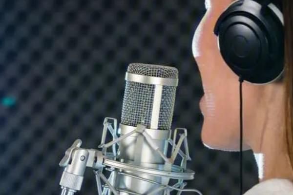 如何给剧情类游戏配音,应保持饱满的情绪