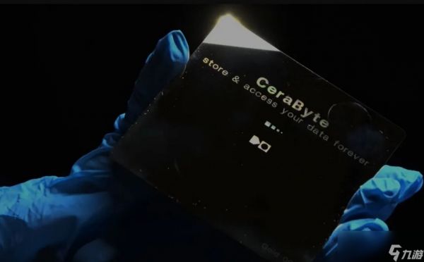新型玻璃硬盘寿命可达5000年：烤箱烘烤之后完好无损