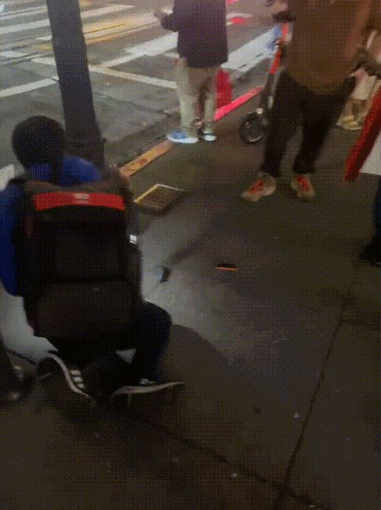 砸场子？线下店门口暴力破坏NS2 博主被当场拉黑