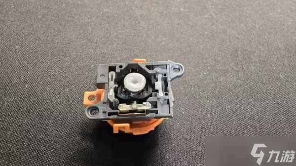 完了！玩家拆解Switch2手柄 确认未使用霍尔效应摇杆