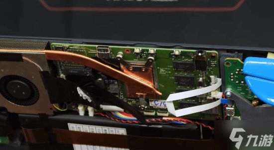 博主花2万购入Steam Deck原型机!内部结构罕见曝光