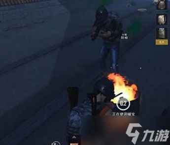 《和平精英》极寒模式怎么取暖