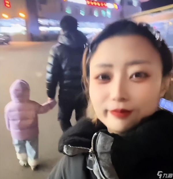 “脑子坏了才去搬砖！”90后夫妻裸辞后，用银行余额让黑子闭嘴