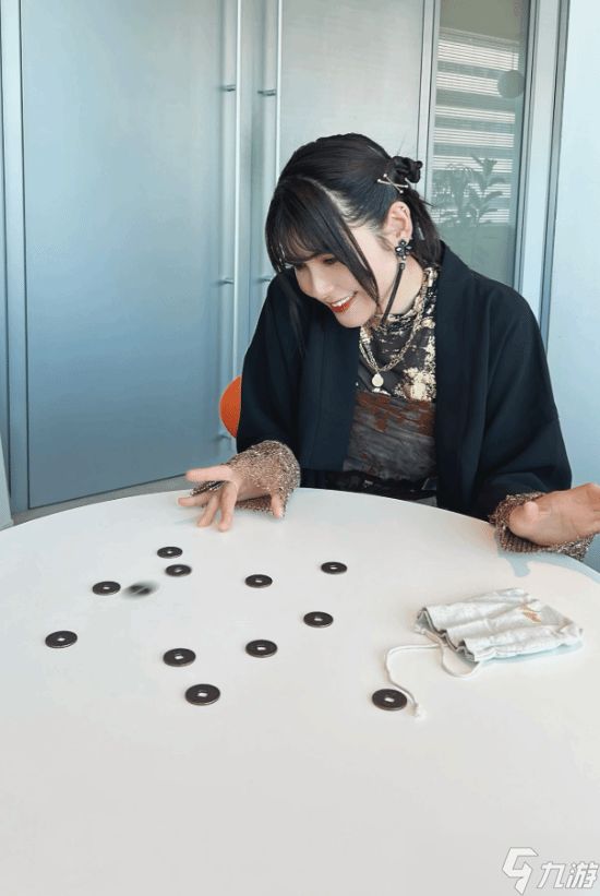 《羊蹄山之魂》女主声优蓝晒幕后美照-配音工作与角色塑造揭秘