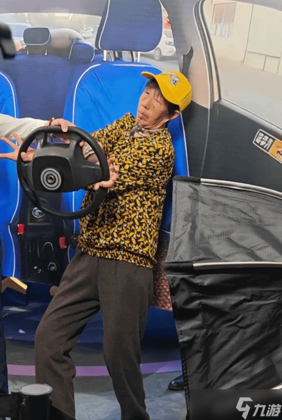《QQ飞车手游》咏春大娘现身-最抽象的一集方向盘名场面盘点