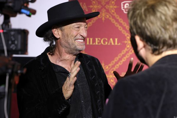 《Primate》结局在拍摄前夕经历了大幅重写