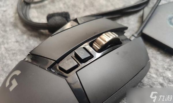 英雄联盟职业冠军选手通常使用什么鼠标？这些鼠标有何特点？