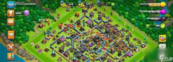 部落冲突王出战的条件和策略是什么?