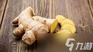 姜的辛辣味主要源自何种成分