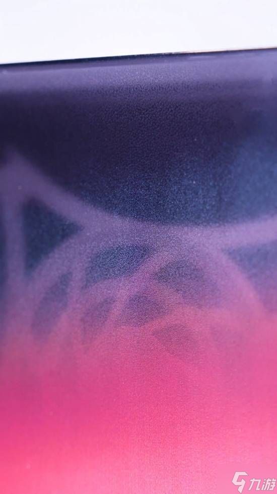 PS5外壳与手柄再出新款！亮面黑与霓虹色完美搭配