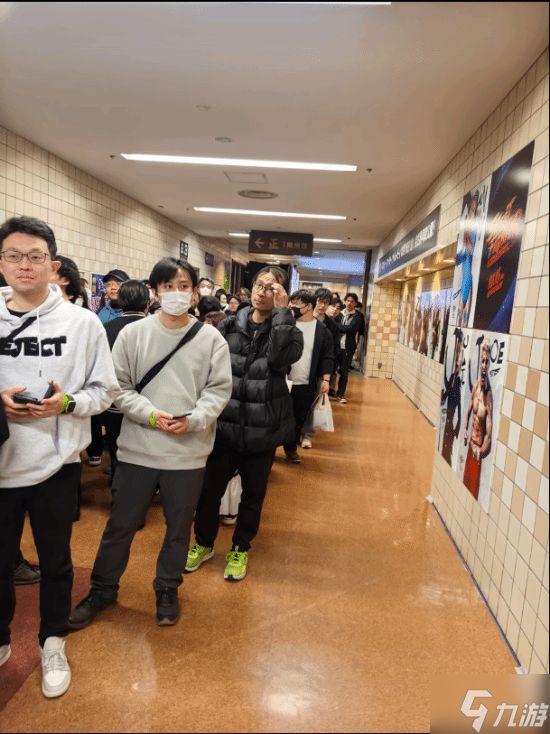 街霸6小孩比赛失利仍被围观 日本粉丝长队如长城