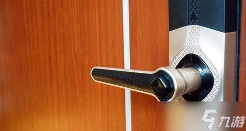 《奇幻世界中的神秘钥匙门》（揭开不思议的皇冠钥匙门）