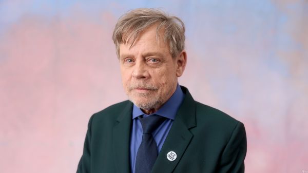 “他了解乔治的审美”——天行者卢克演员马克·哈米尔为新星战掌门戴夫·菲洛尼点赞