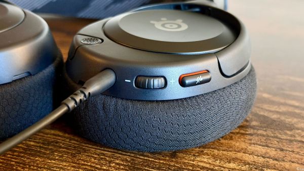 SteelSeries Arctis Nova 1 评测 (2026)