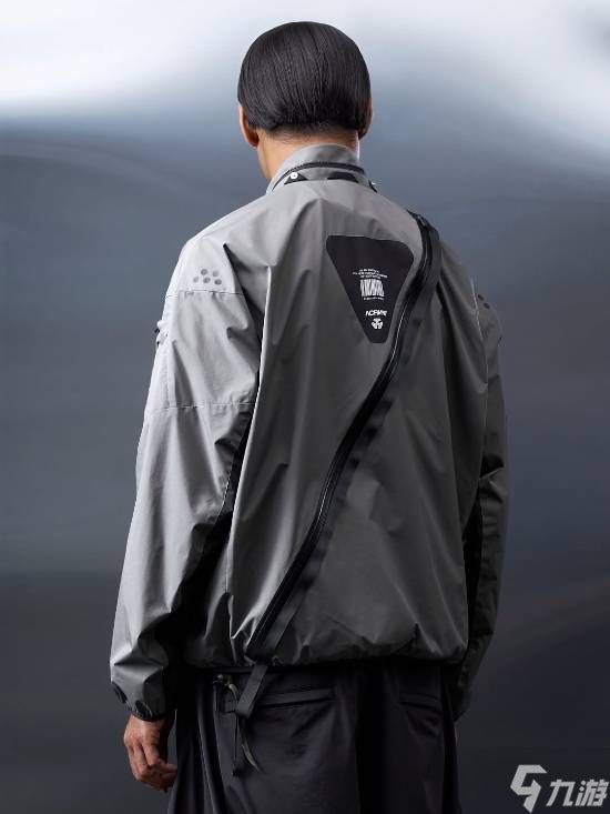 一件夹克卖上万元！小岛秀夫最新联名又来了