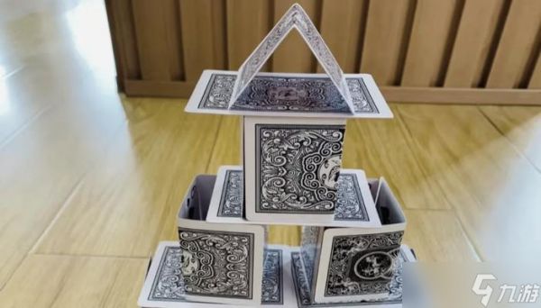 《堆纸牌》的艺术之美（探寻纸牌堆叠的技巧与精髓）